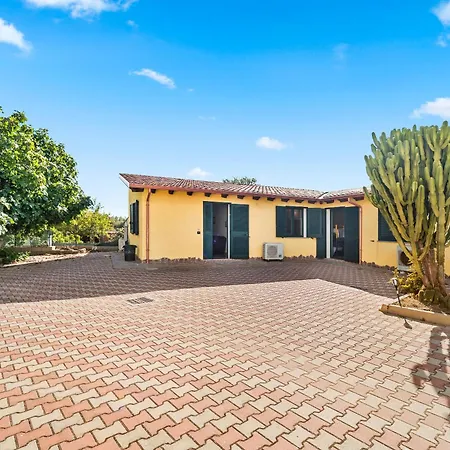 Vakantiehuis Sulcis 4 *