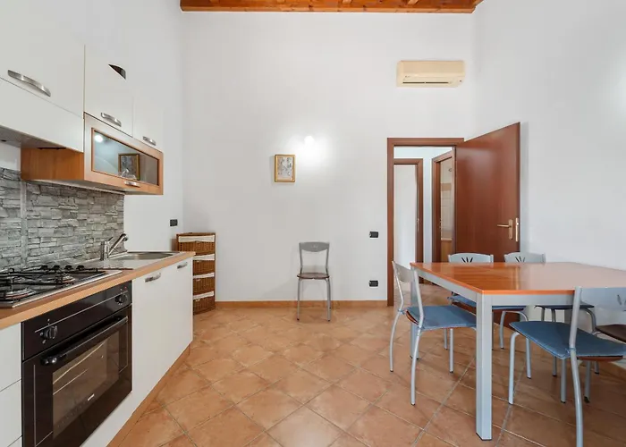 Vakantiehuis Sulcis 4 *